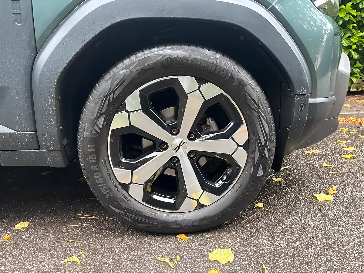 Used 2025 Dacia Duster Journey Cedar Green - Interior and Exterior details 15