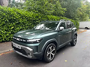 Used 2025 Dacia Duster Journey Cedar Green - Interior and Exterior details 9