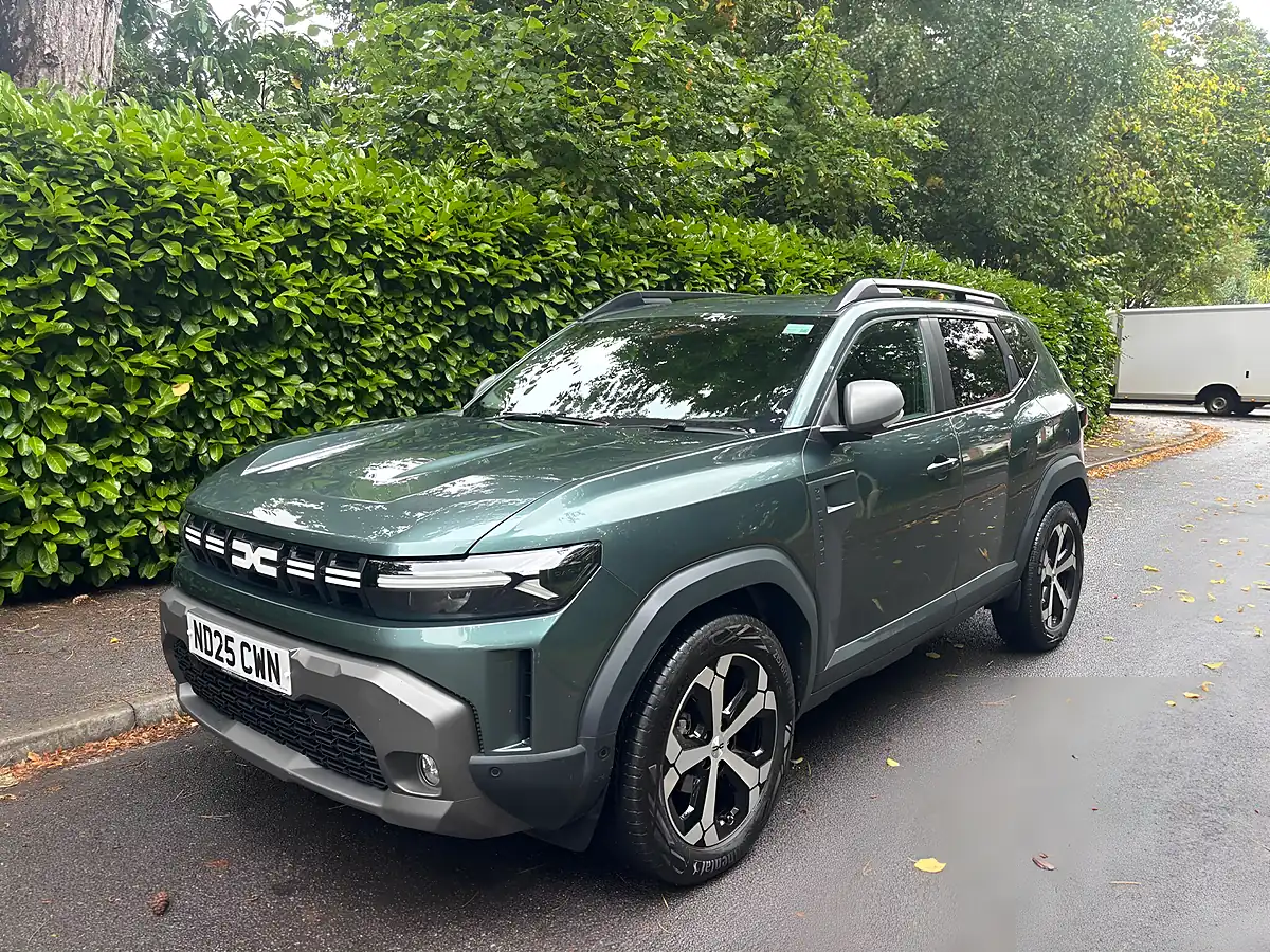 Used 2025 Dacia Duster Journey Cedar Green - Interior and Exterior details 9