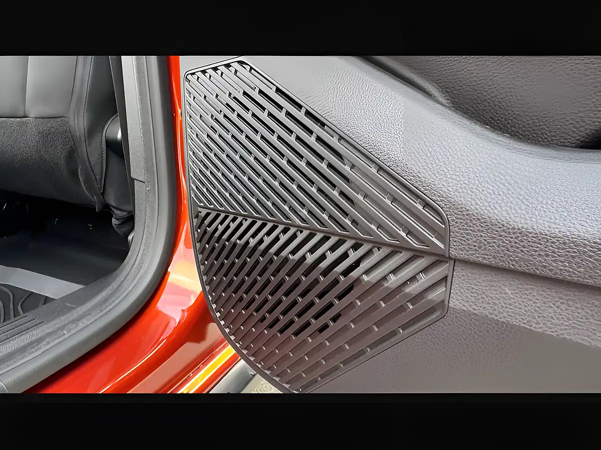 Used 2025 Dacia Duster Journey Terracotta - Interior and Exterior details 16