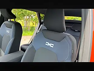 Used 2025 Dacia Duster Journey Terracotta - Interior and Exterior details 17
