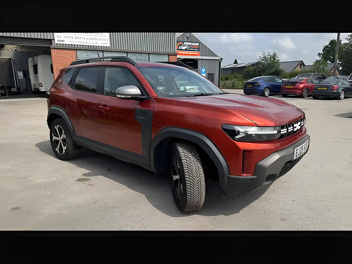 Used 2025 Dacia Duster Journey Terracotta - Interior and Exterior details 18