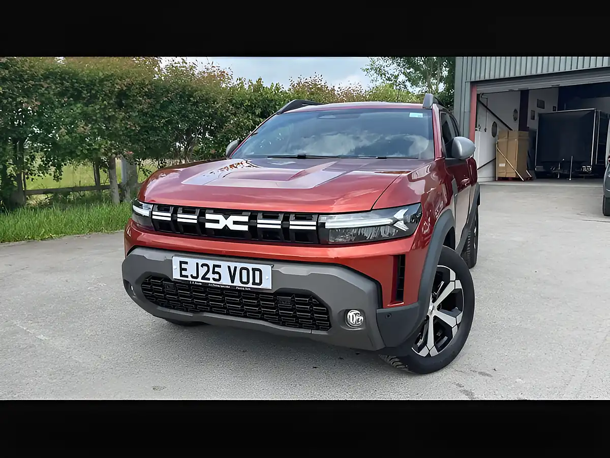Used 2025 Dacia Duster Journey Terracotta - Interior and Exterior details 3