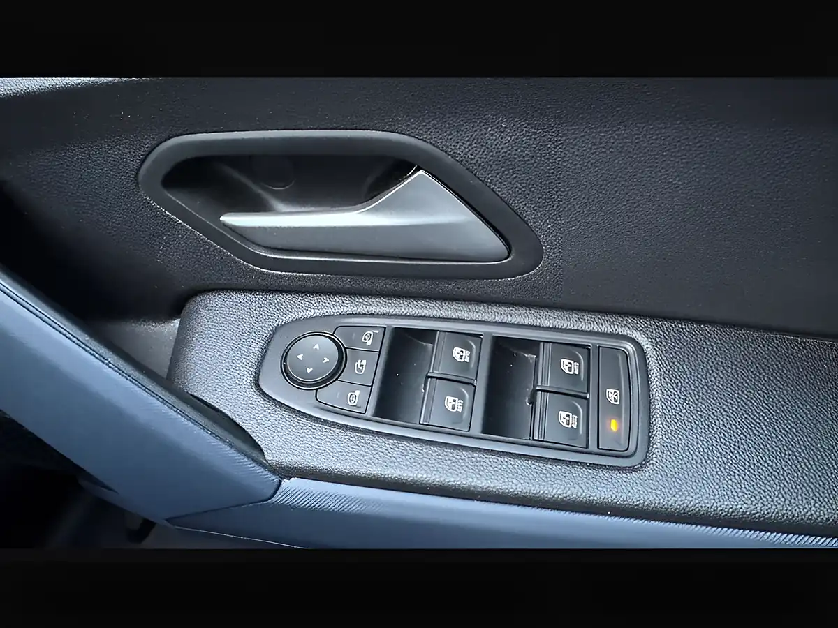 Used 2025 Dacia Duster Journey Terracotta - Interior and Exterior details 9
