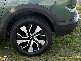 Used 2025 Dacia Jogger Expression Green - Interior and Exterior details 10