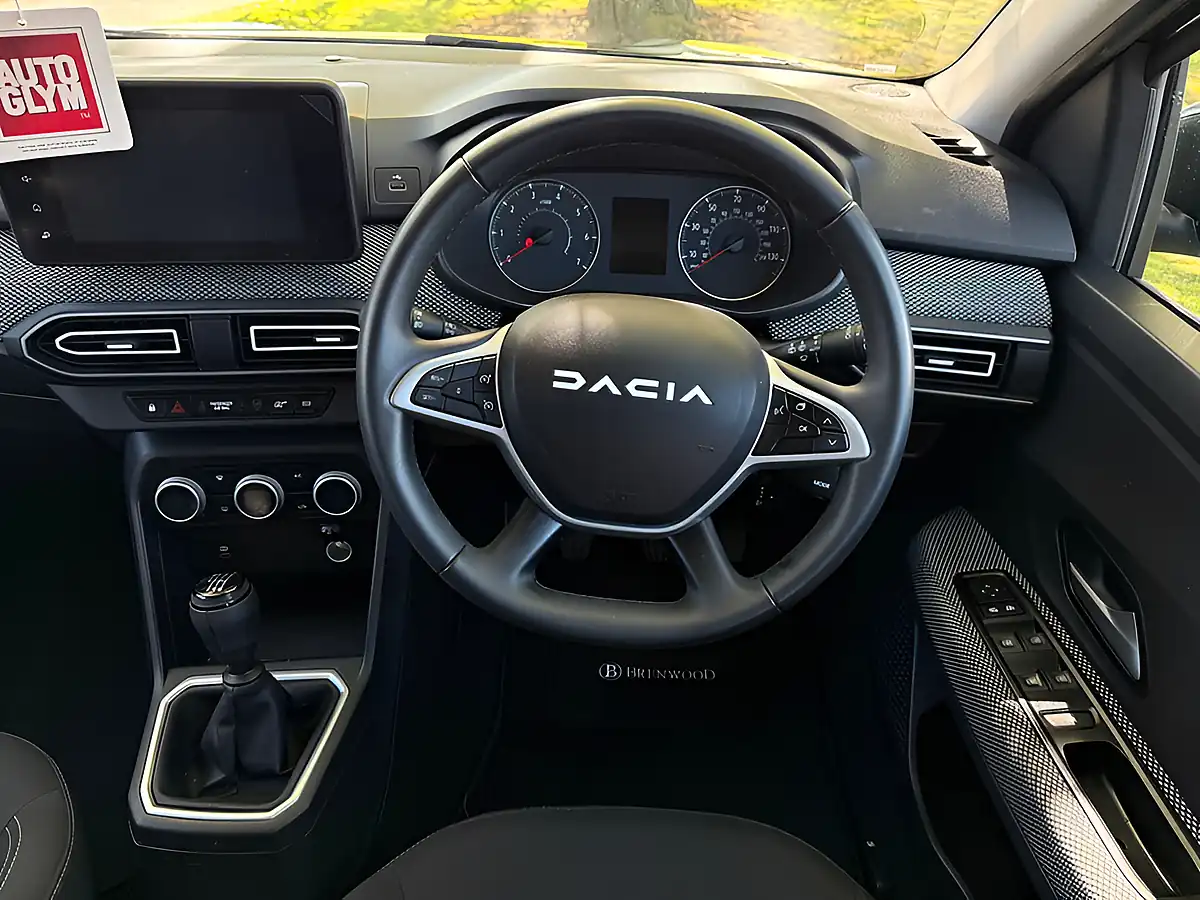 Used 2025 Dacia Jogger Expression Green - Interior and Exterior details 11
