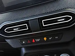 Used 2025 Dacia Jogger Expression Green - Interior and Exterior details 16