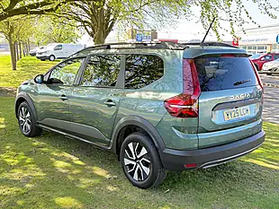 Used 2025 Dacia Jogger Expression Green - Interior and Exterior details 5