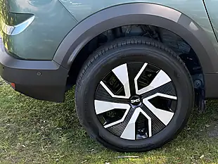 Used 2025 Dacia Jogger Expression Green - Interior and Exterior details 9