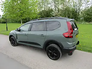 Used 2025 Dacia Jogger Extreme Dusty Khaki - Interior and Exterior details 5