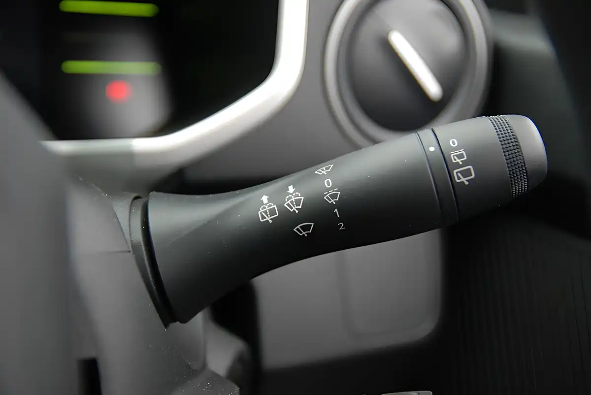 Used 2025 Dacia Spring Expression Red - Interior and Exterior details 12