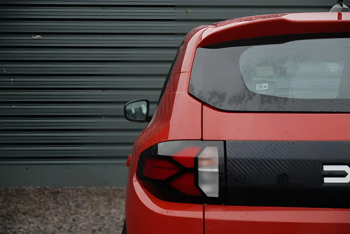 Used 2025 Dacia Spring Expression Red - Interior and Exterior details 18