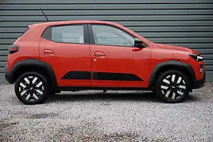 Used 2025 Dacia Spring Expression Red - Interior and Exterior details 4