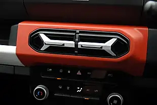 Used 2025 Dacia Spring Expression Red - Interior and Exterior details 8