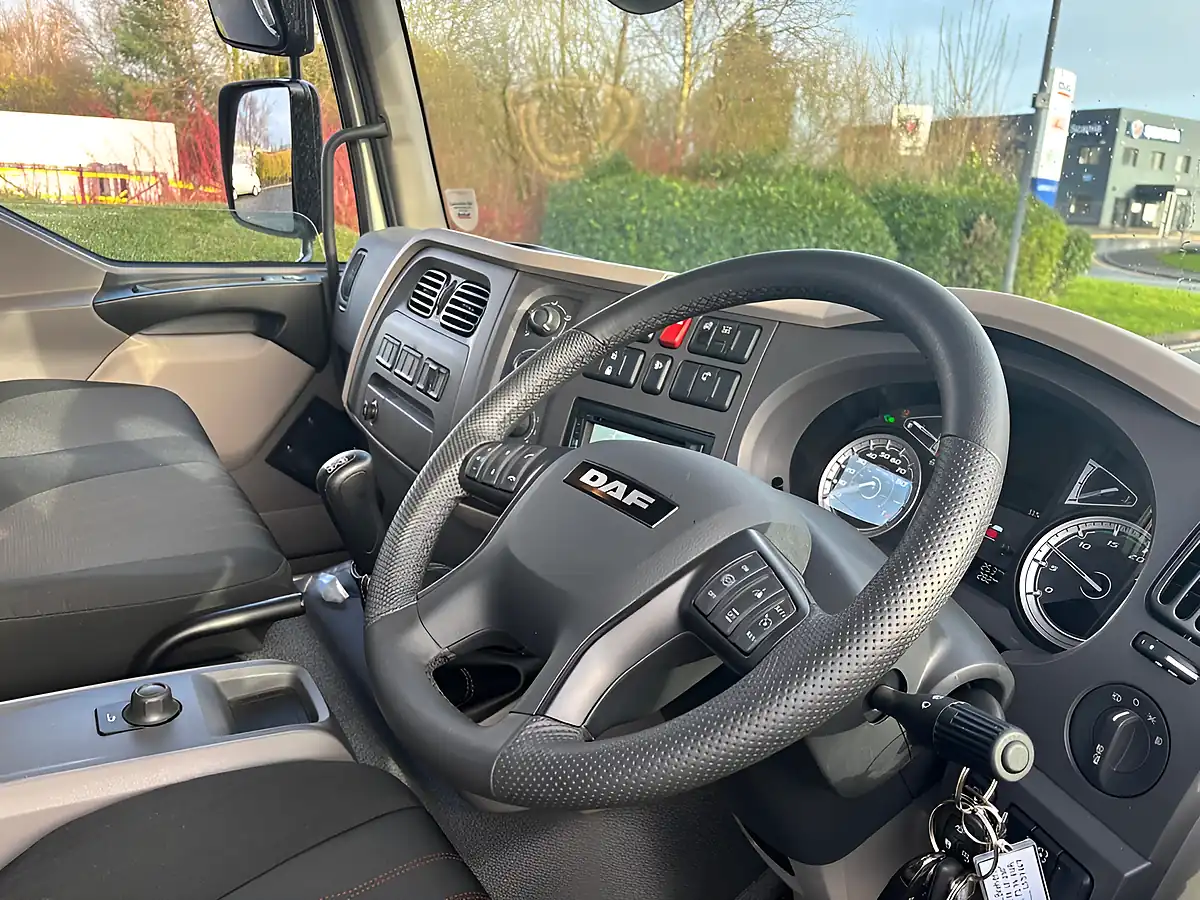 Used 2025 Daf Lf 250 Fa 16T White - Interior and Exterior details 8