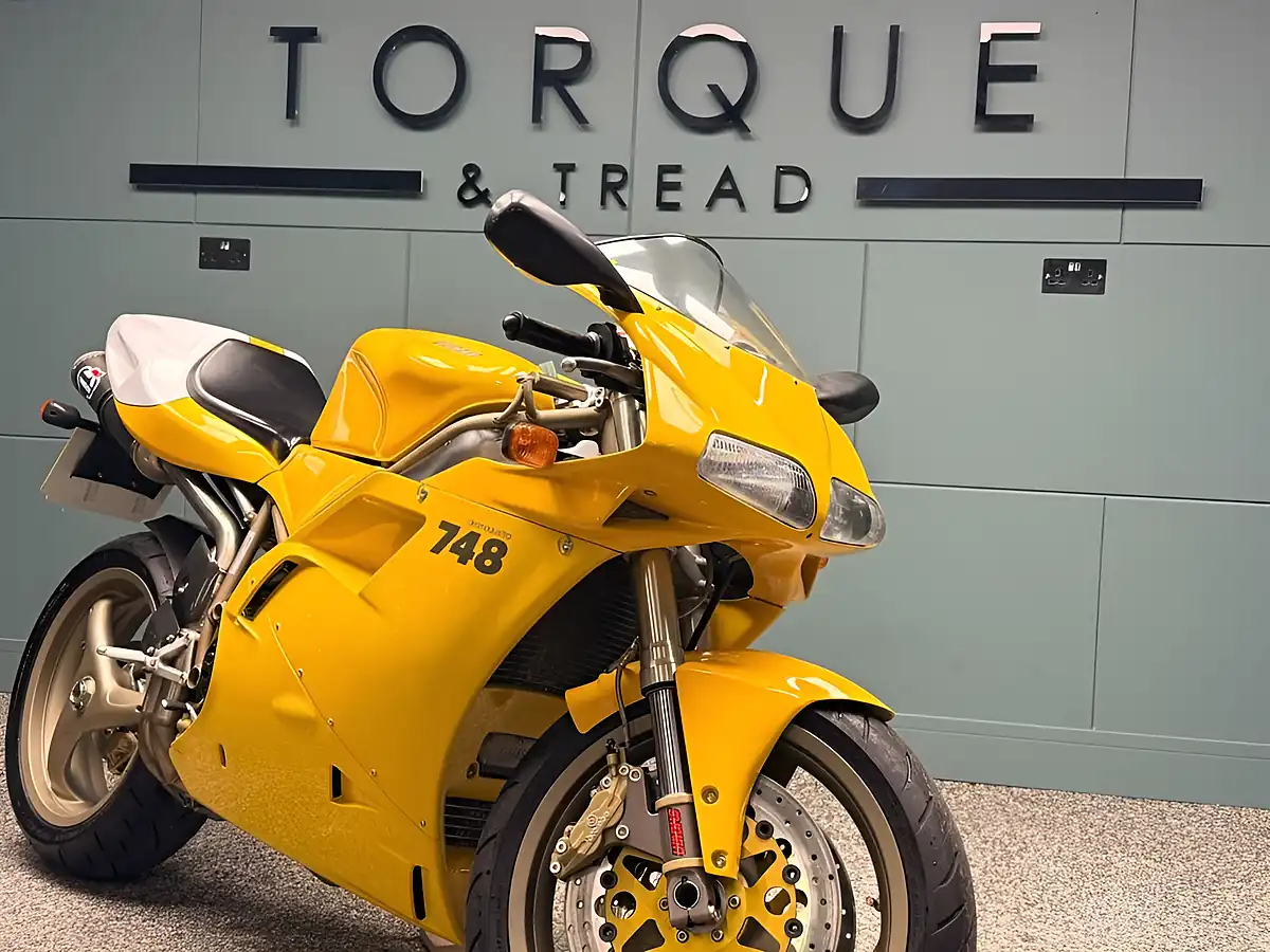 Used 2025 Ducati 748 Sps Yellow - Interior and Exterior details 10