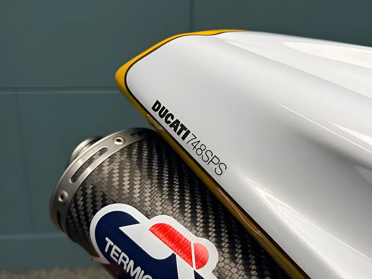 Used 2025 Ducati 748 Sps Yellow - Interior and Exterior details 13