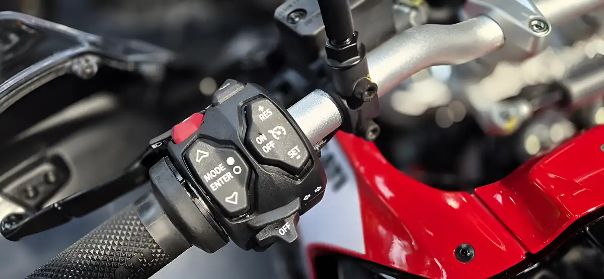 Used 2025 Ducati Desertx Discovery - Interior and Exterior details 16