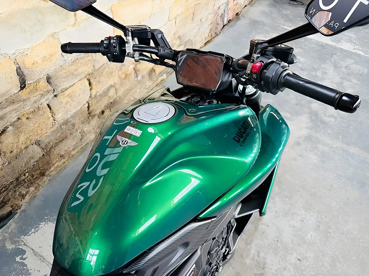 Used 2025 Ducati Diavel V4 Bentley 301 of 500 Green - Interior and Exterior details 10