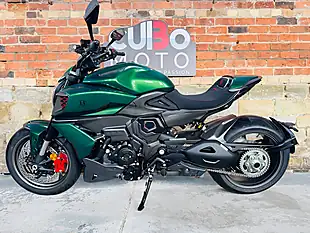 Used 2025 Ducati Diavel V4 Bentley 301 of 500 Green - Interior and Exterior details 12