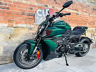 Used 2025 Ducati Diavel V4 Bentley 301 of 500 Green - Interior and Exterior details 13