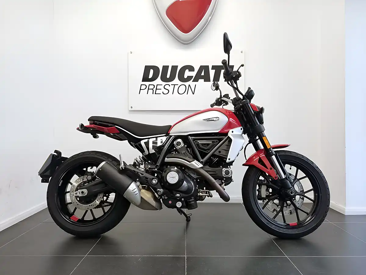 Used 2025 Ducati Hypermotard Mono - Interior and Exterior details 19