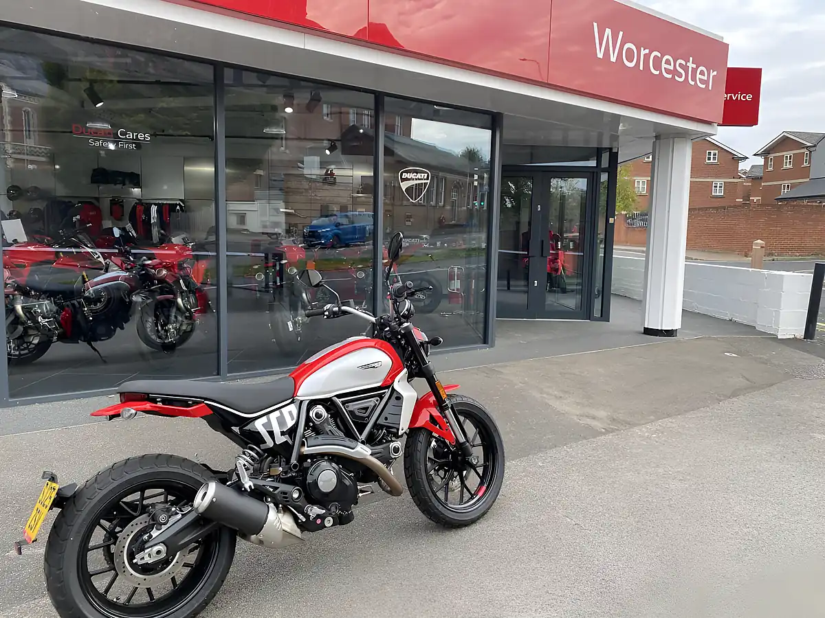 Used 2025 Ducati Hypermotard Mono - Interior and Exterior details 5