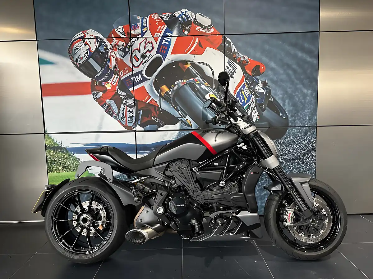 Used 2025 Ducati Hypermotard Mono - Interior and Exterior details 9