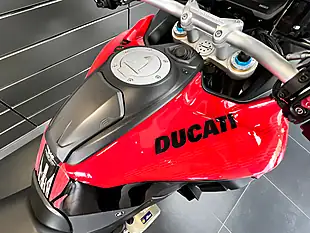 Used 2025 Ducati Multistrada V4 Pikes Peak Multi-Coloured - Interior and Exterior details 11