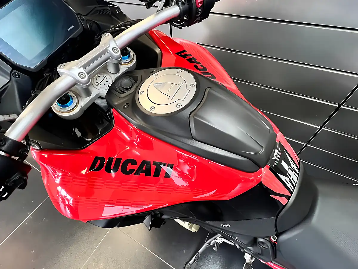 Used 2025 Ducati Multistrada V4 Pikes Peak Multi-Coloured - Interior and Exterior details 19