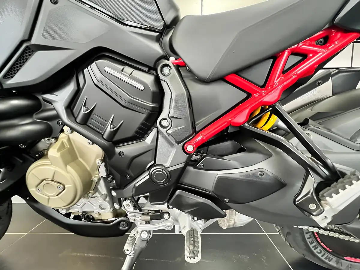 Used 2025 Ducati Multistrada V4 Pikes Peak Multi-Coloured - Interior and Exterior details 20