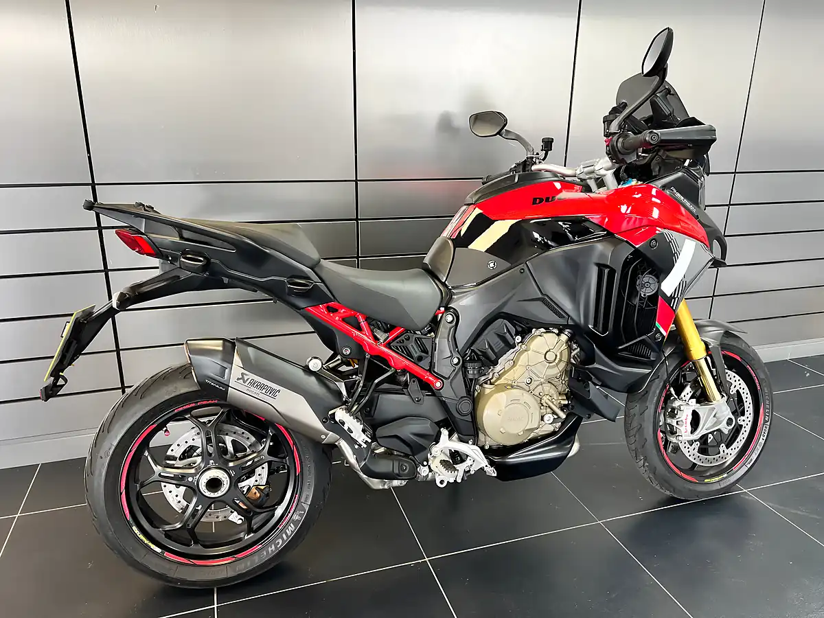 Used 2025 Ducati Multistrada V4 Pikes Peak Multi-Coloured - Interior and Exterior details 3