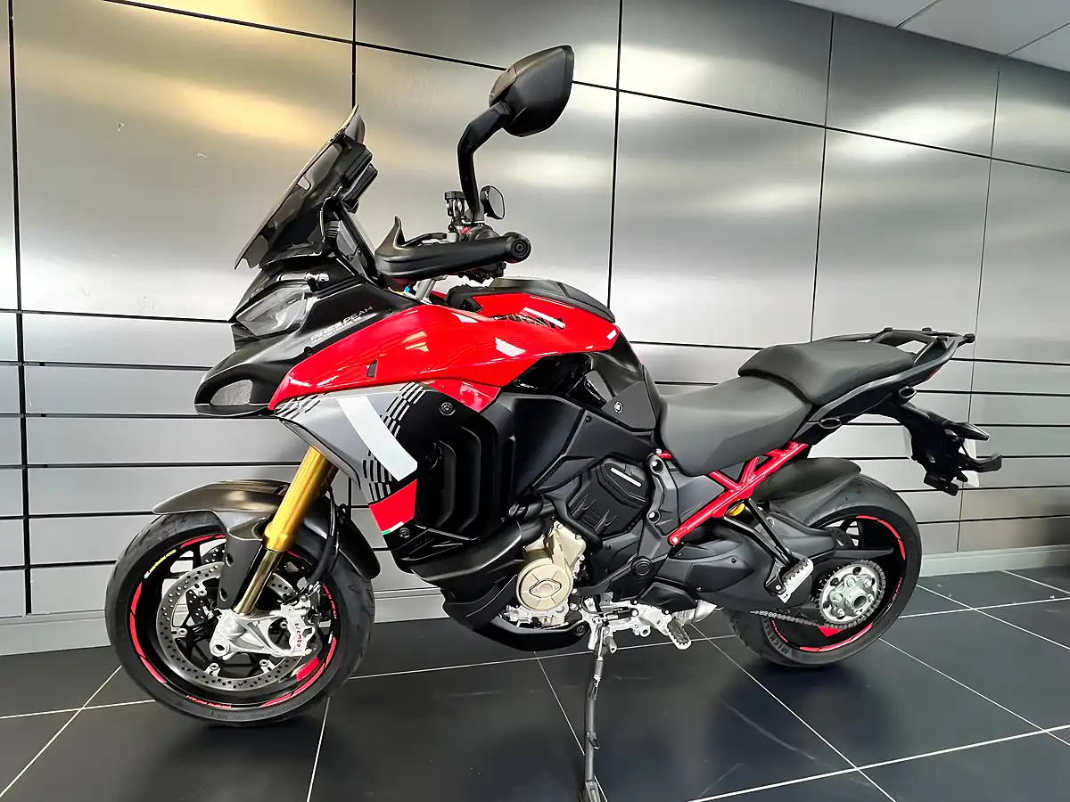 Used 2025 Ducati Multistrada V4 Pikes Peak Multi-Coloured - Interior and Exterior details 5