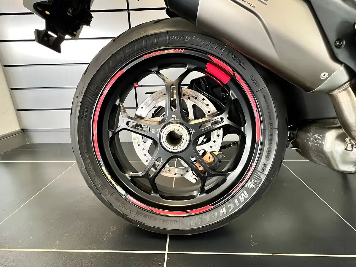 Used 2025 Ducati Multistrada V4 Pikes Peak Multi-Coloured - Interior and Exterior details 7