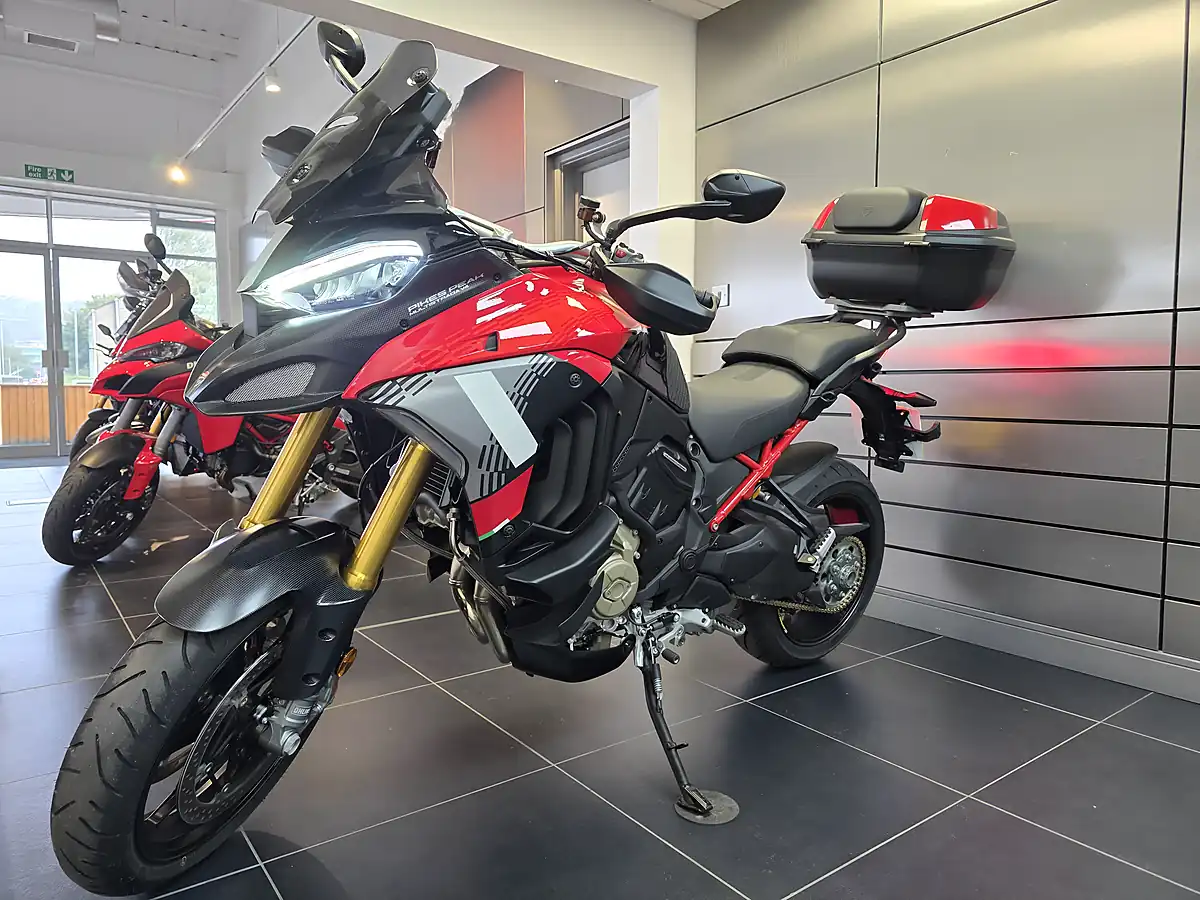 Used 2025 Ducati Multistrada V4 Pikes Peak Multi-Coloured - Interior and Exterior details 10