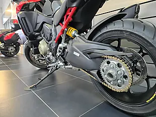 Used 2025 Ducati Multistrada V4 Pikes Peak Multi-Coloured - Interior and Exterior details 16