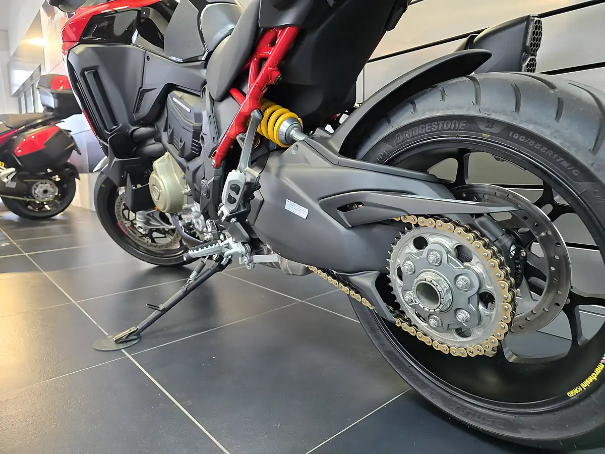 Used 2025 Ducati Multistrada V4 Pikes Peak Multi-Coloured - Interior and Exterior details 16