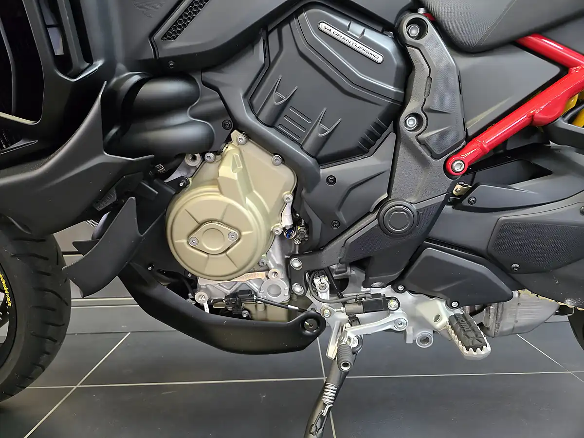 Used 2025 Ducati Multistrada V4 Pikes Peak Multi-Coloured - Interior and Exterior details 17