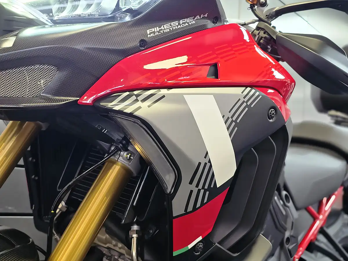 Used 2025 Ducati Multistrada V4 Pikes Peak Multi-Coloured - Interior and Exterior details 20