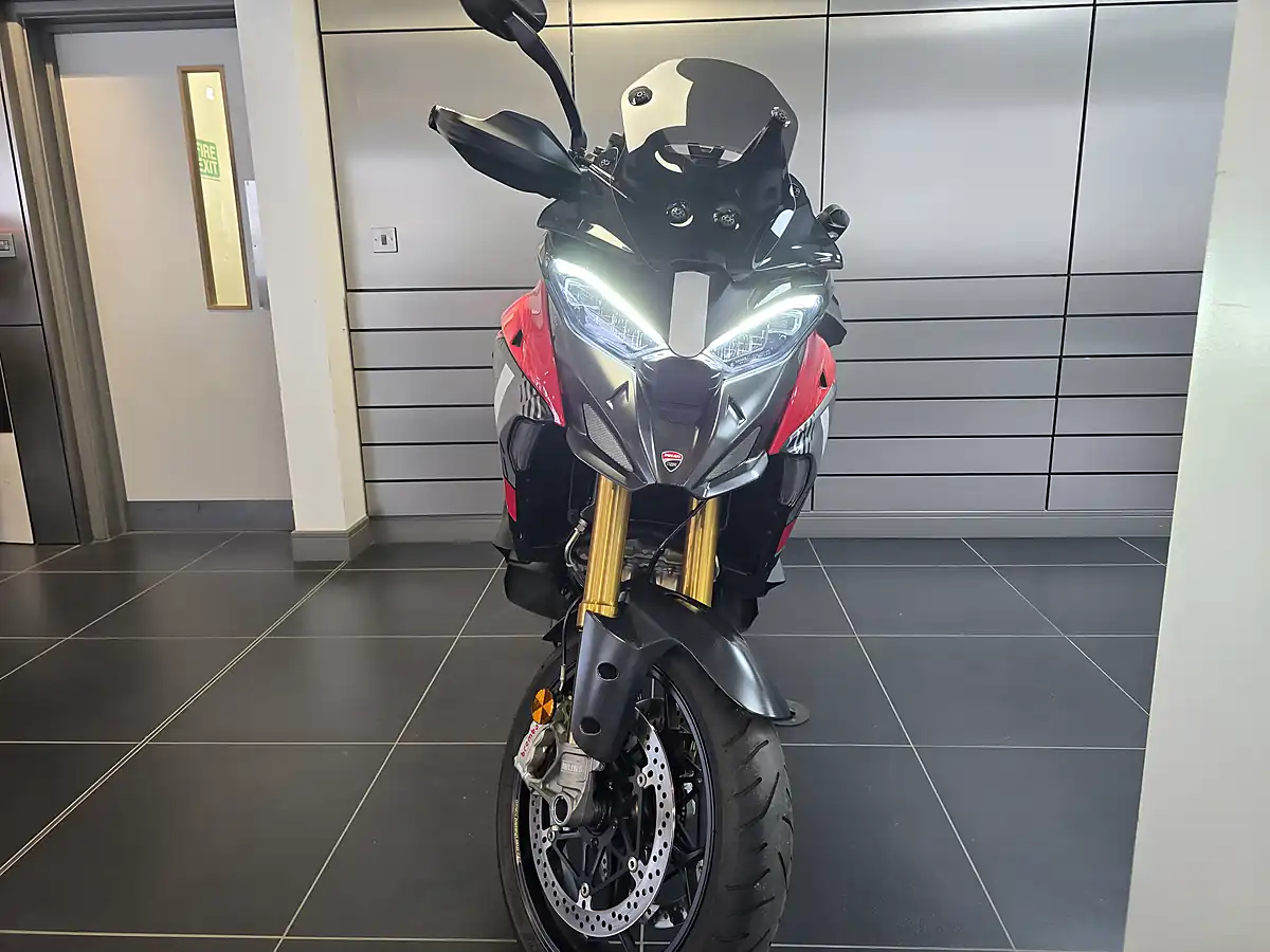 Used 2025 Ducati Multistrada V4 Pikes Peak Multi-Coloured - Interior and Exterior details 9