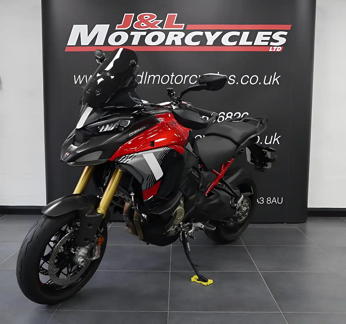 Used 2025 Ducati Multistrada V4 Pikes Peak Multi - Interior and Exterior details 5