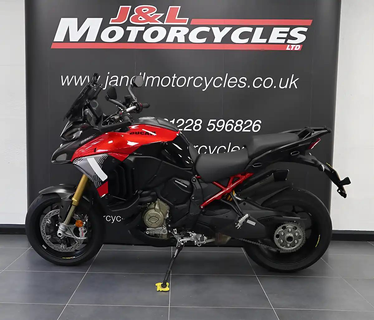 Used 2025 Ducati Multistrada V4 Pikes Peak Multi - Interior and Exterior details 6
