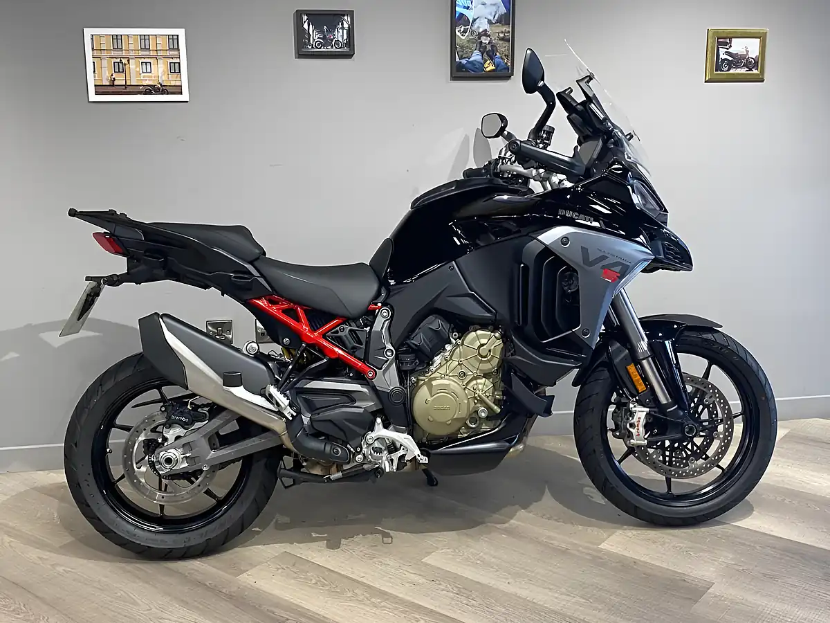 Used 2025 Ducati Multistrada V4 Sport T&r Thrilling Black - Front View