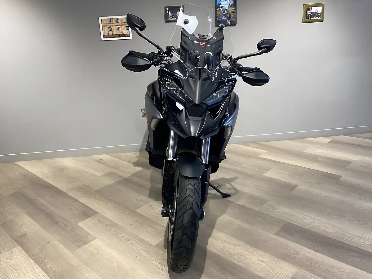 Used 2025 Ducati Multistrada V4 Sport T&r Thrilling Black - Interior and Exterior details 5