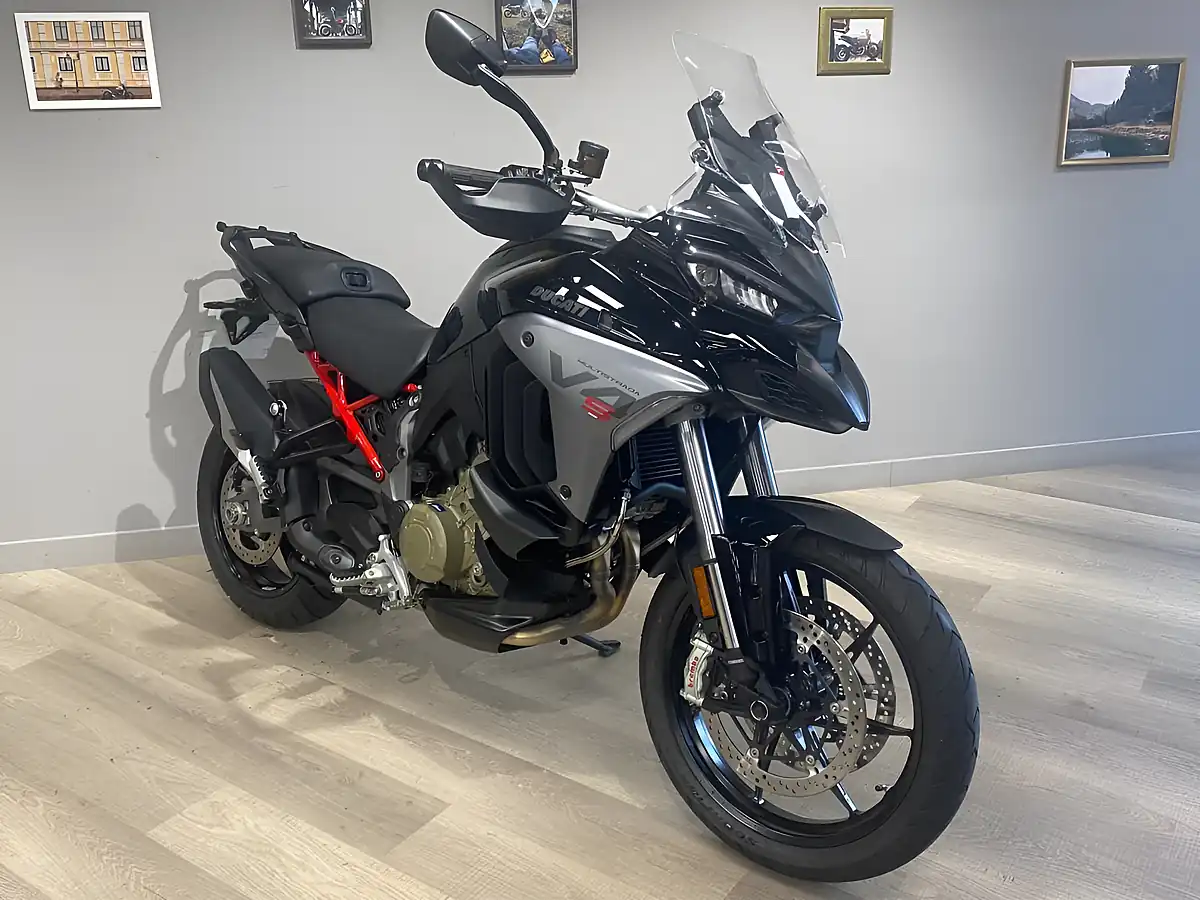 Used 2025 Ducati Multistrada V4 Sport T&r Thrilling Black - Interior and Exterior details 8