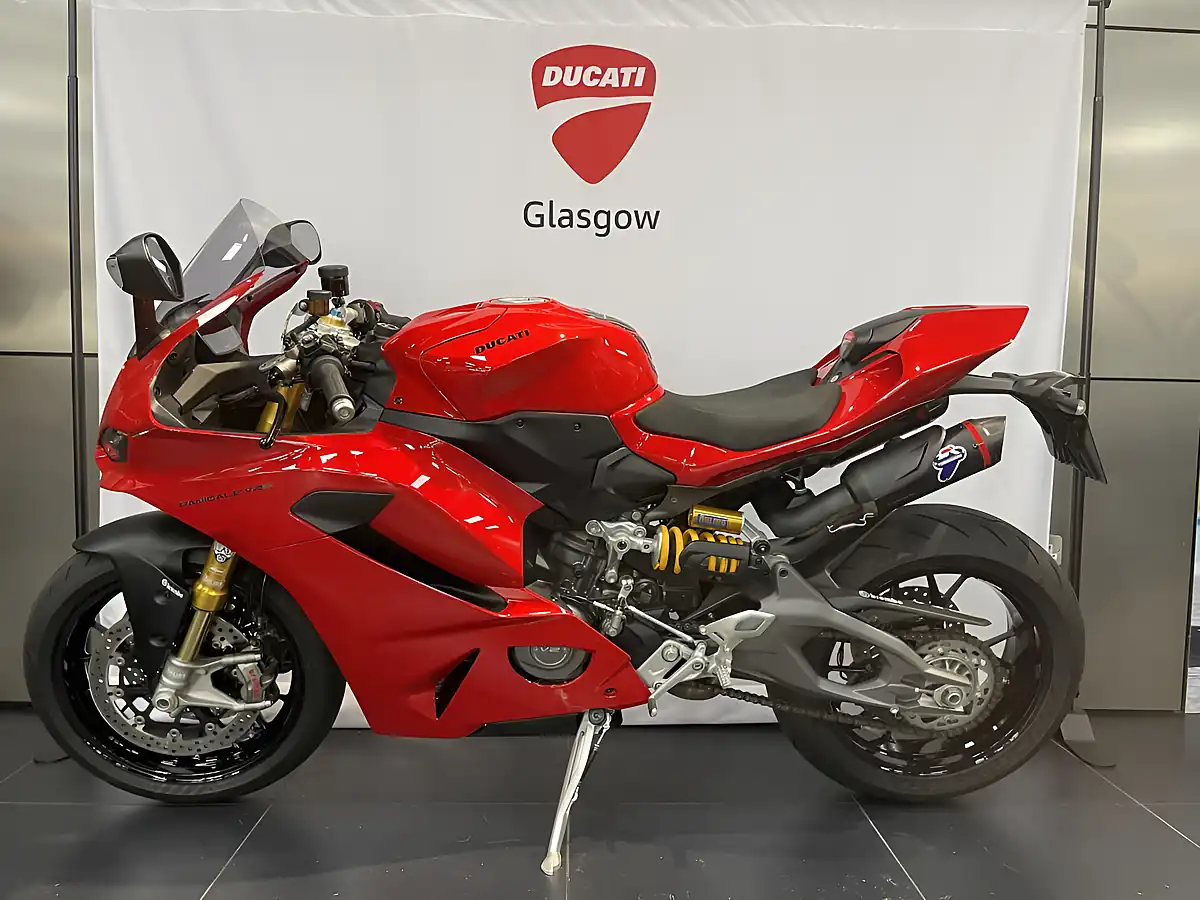 Used 2025 Ducati Panigale V2 S - Interior and Exterior details 5