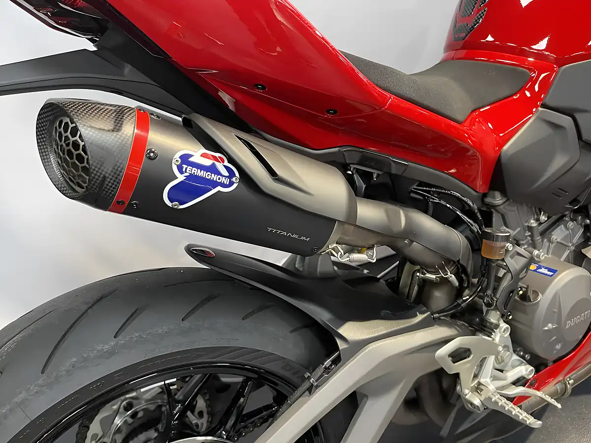 Used 2025 Ducati Panigale V2 S - Interior and Exterior details 6