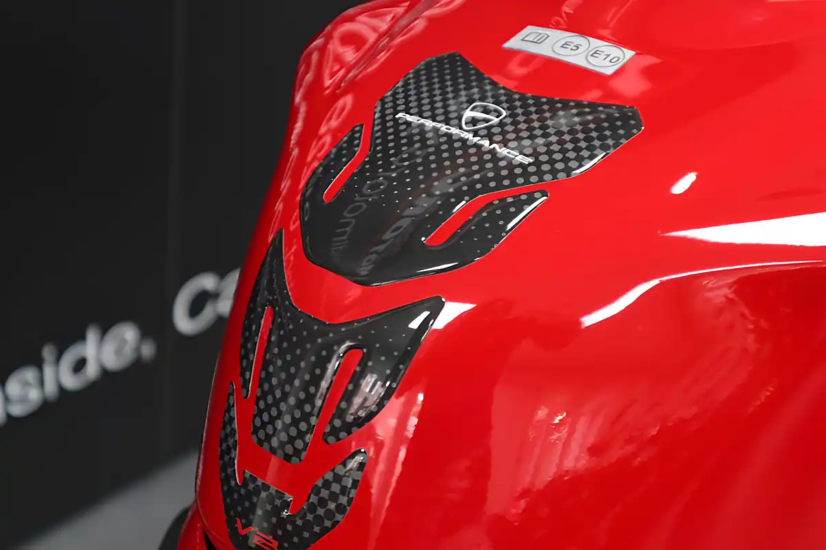 Used 2025 Ducati Panigale V2 S Red - Interior and Exterior details 8
