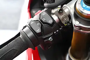 Used 2025 Ducati Panigale V4 S Red - Interior and Exterior details 14