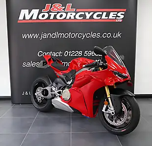 Used 2025 Ducati Panigale V4 S Red - Interior and Exterior details 3